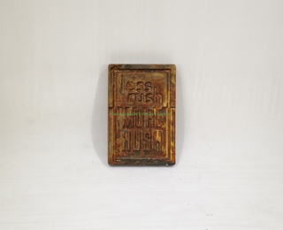 doorplate in cement rust color 