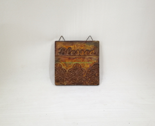 doorplate in cement rust color 