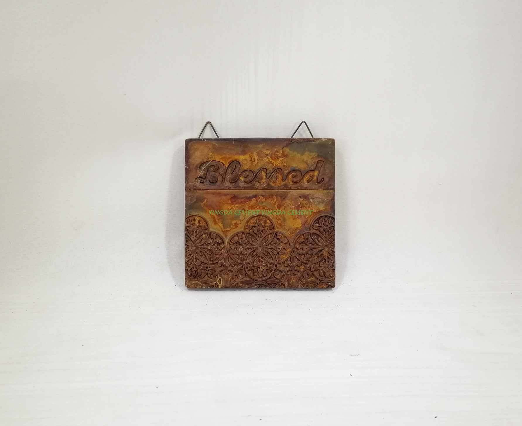 doorplate in cement rust color 