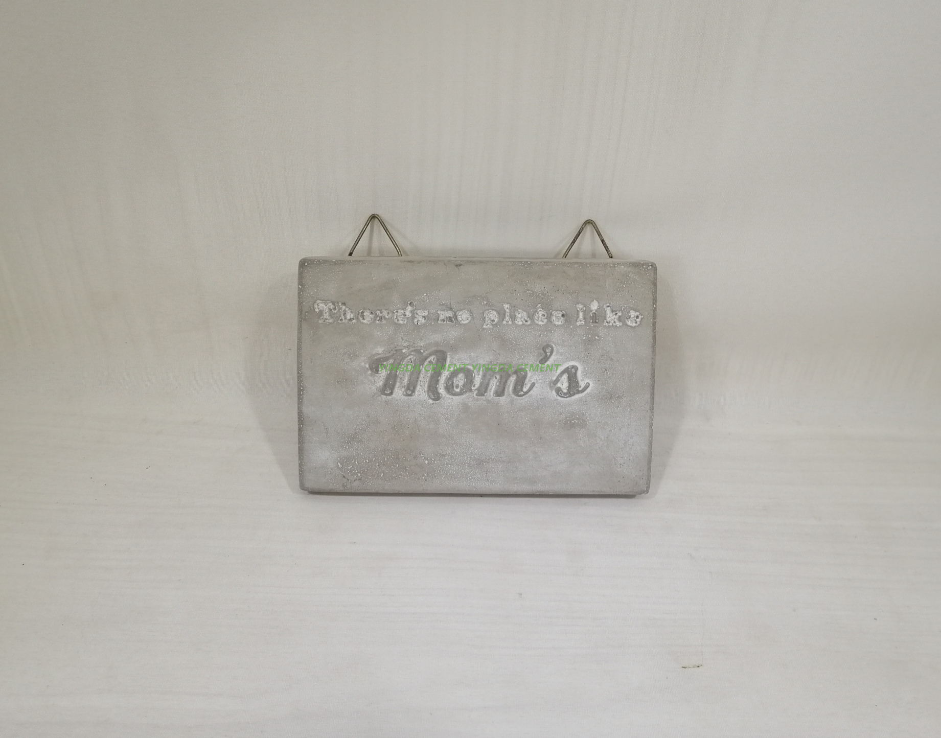 doorplate in cement white color 