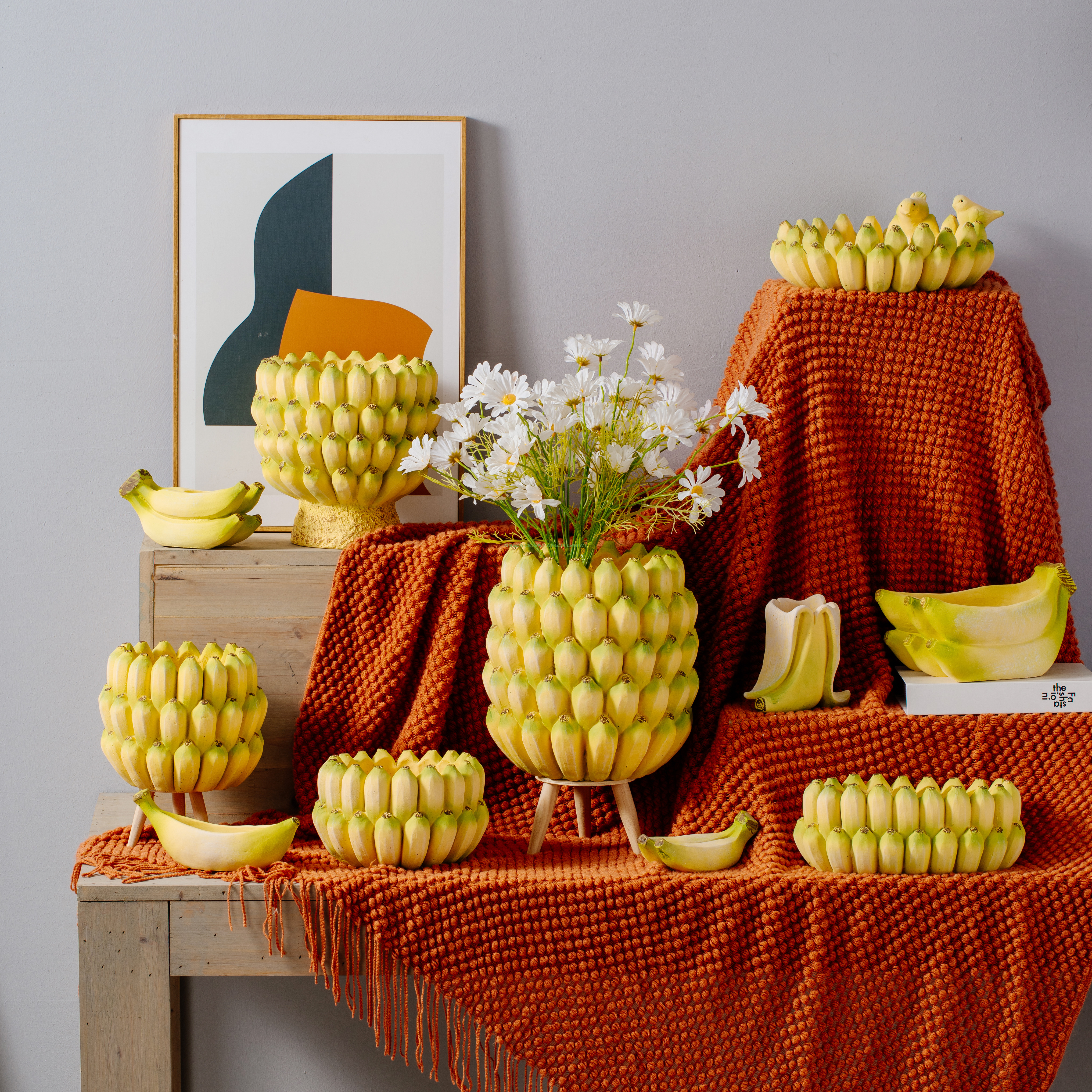 Hot Selling Banana Fruit Ceramic Fruit Yellow Vase Plantpot Home Decor Fruit Vase for Living Room and Garden Decor