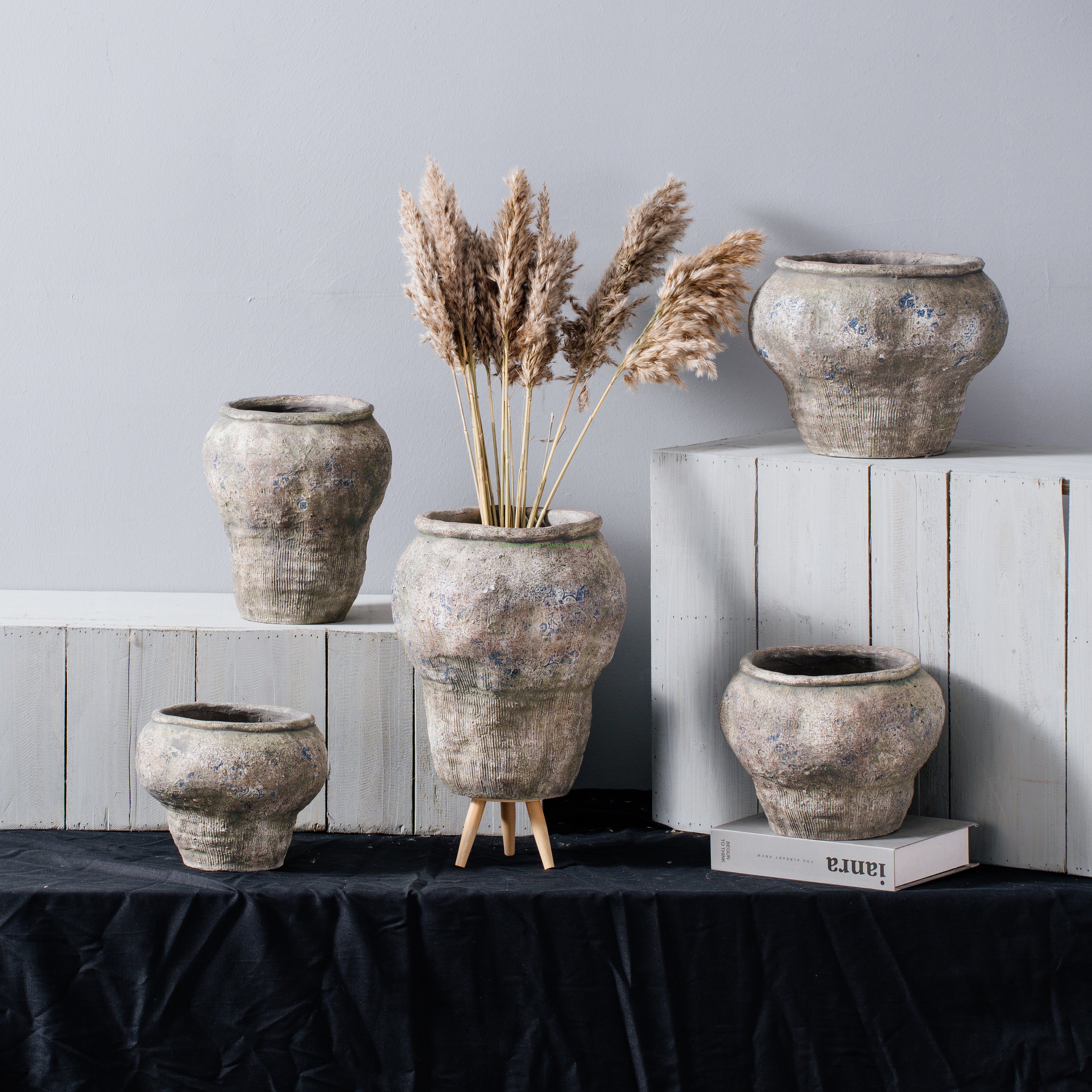 High quality factory direct sales black small planter pot cement concrete plant flower pots