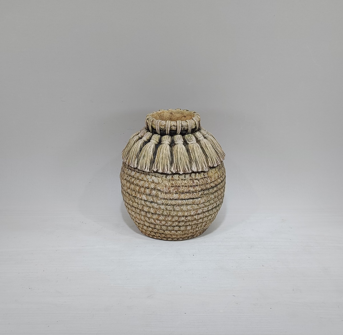 Village style home garden decoration ornament vase decoration concrete cement flower vases