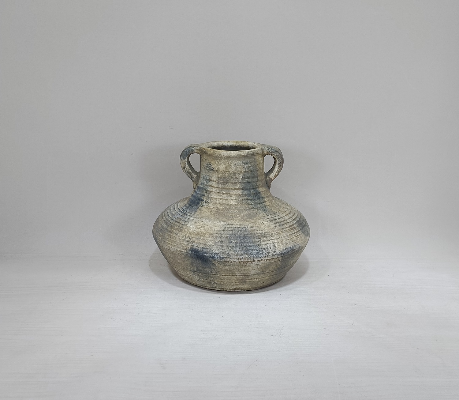 High quality Old looking cement flower pot with ear