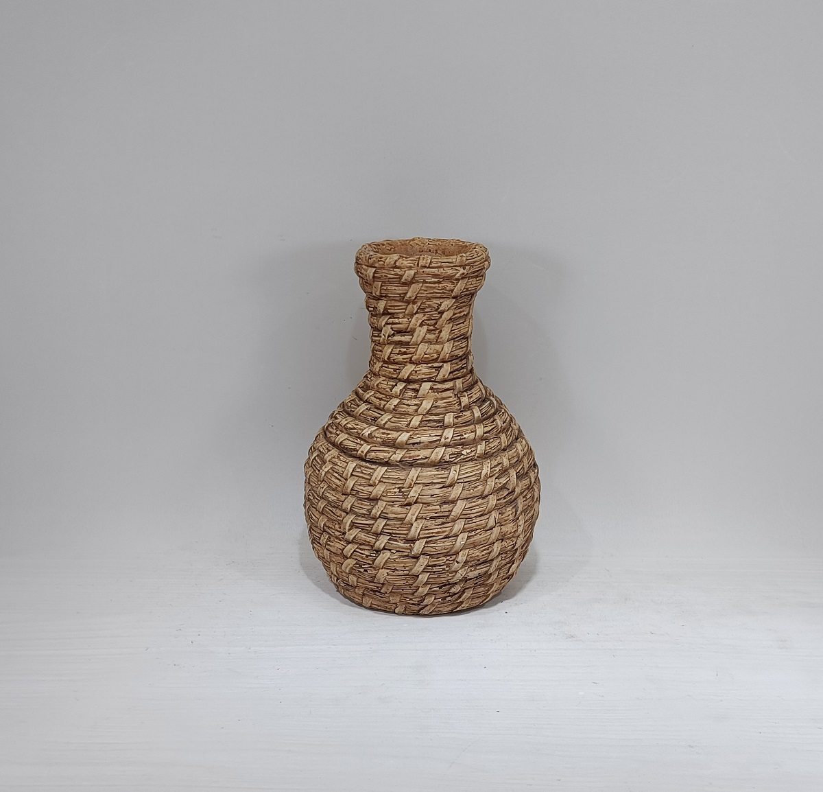 Wholesale decorative retro style art creative concrete vase cement flower vases for home decor