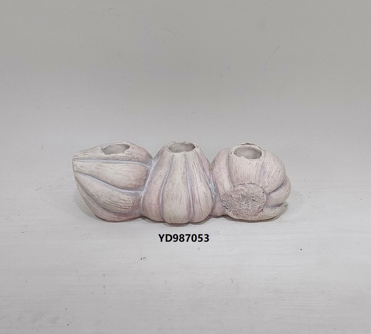  Embossed modern cement candle holder fruits design Garlic shape candle holder