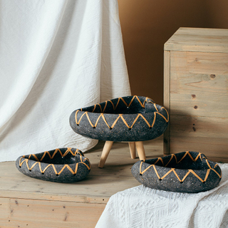 High quality nordic design heart shape indoor outdoor decoration black matte cement dish plate for home decor