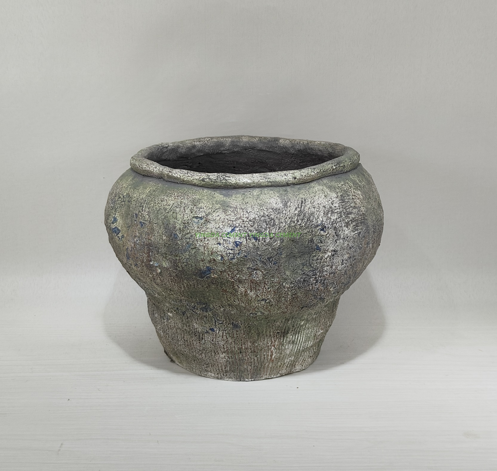 High quality factory direct sales black small planter pot cement concrete plant flower pots