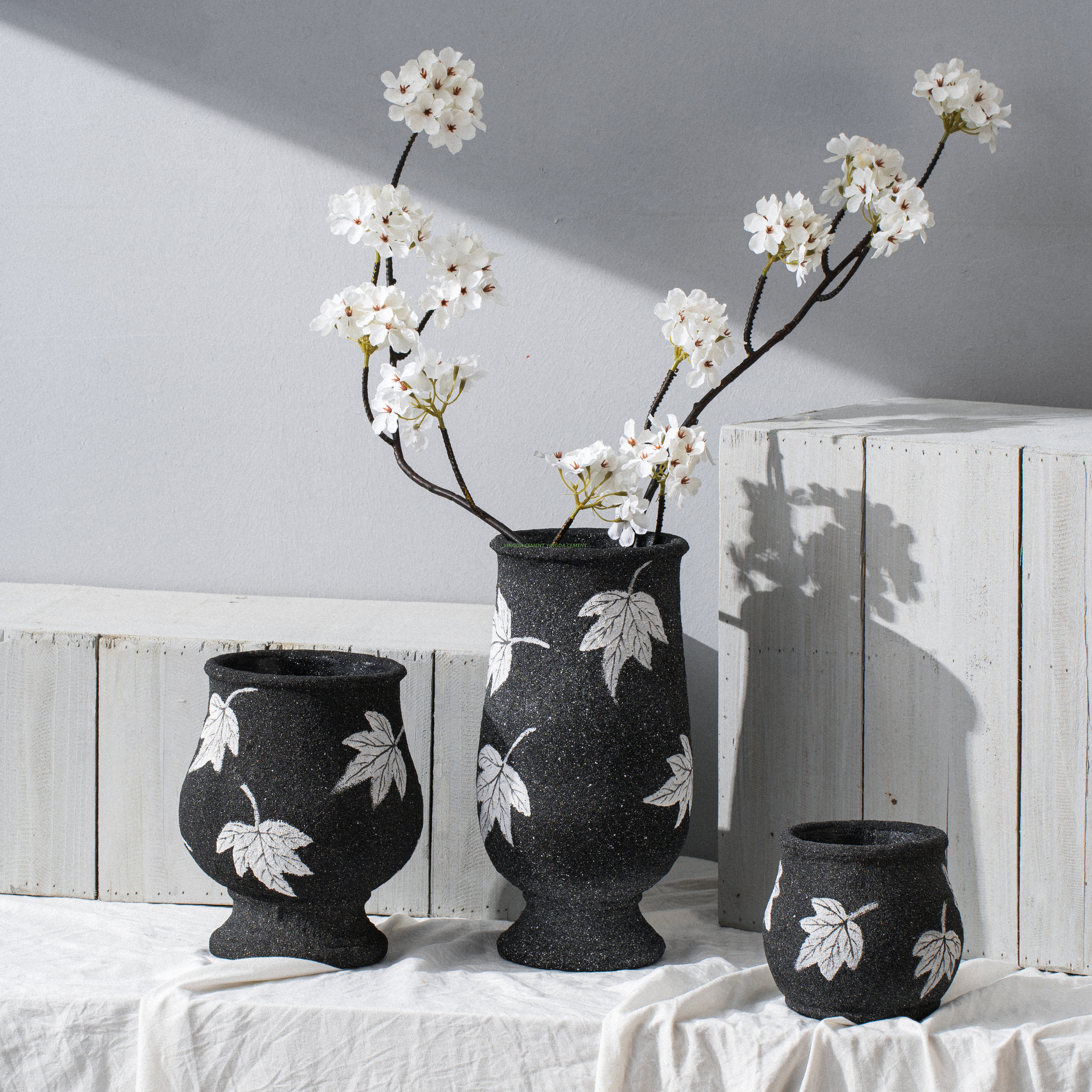 Indoor Outdoor Decorative Cement Flower Pot Molds / Home Garden Decoration Cement Succulent Pots