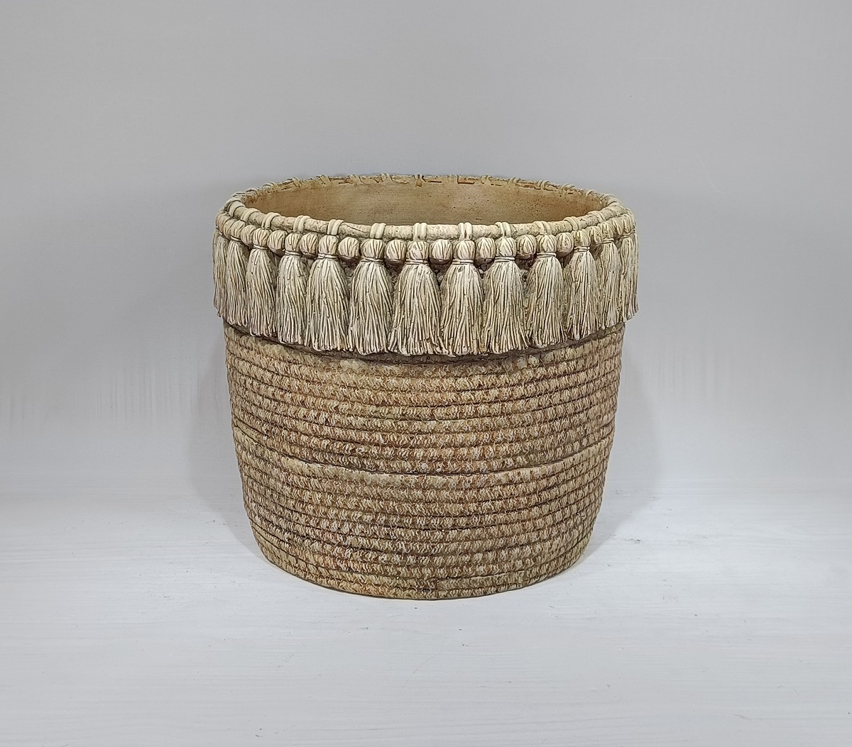 High quality rustic home decorations flower pot custom retro cement plant pot for flowers