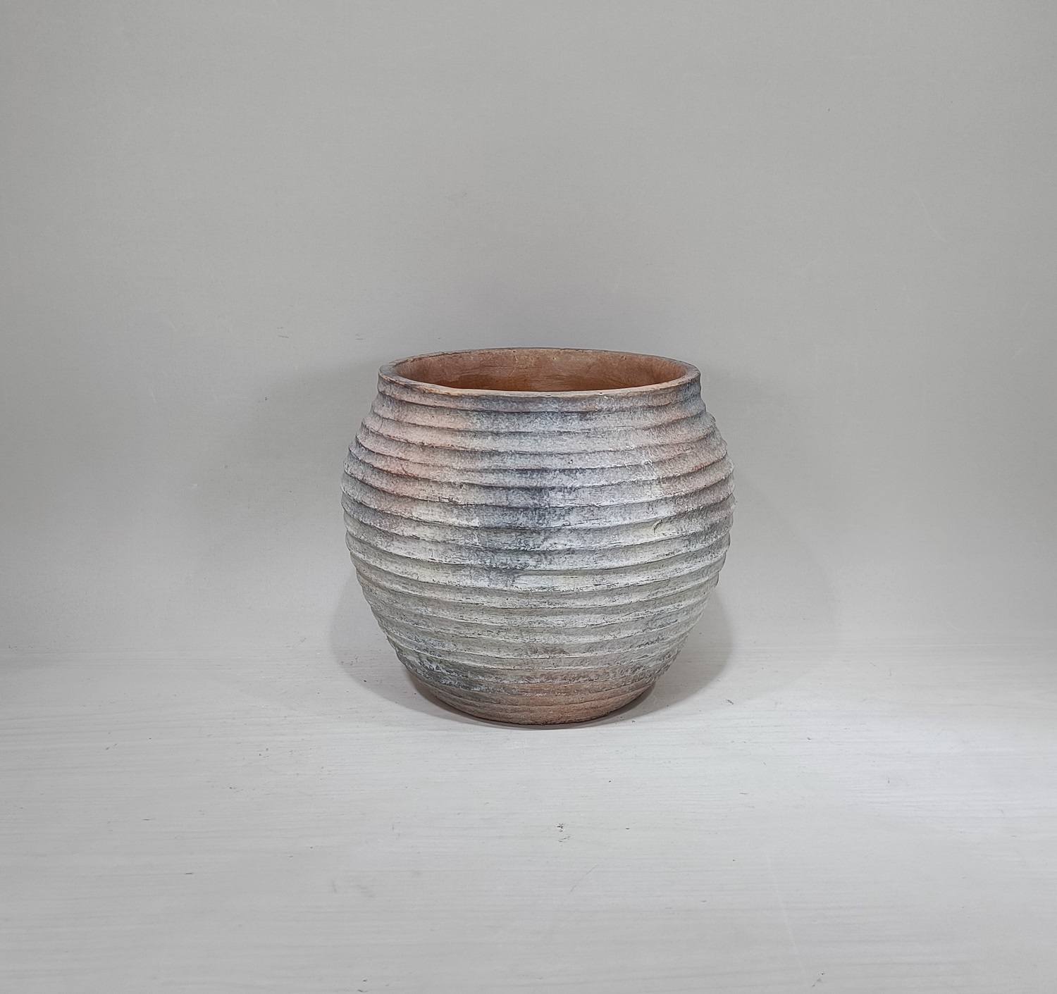 Retro style round clay terracotta flower pot garden ornaments cement plant pot for decoration