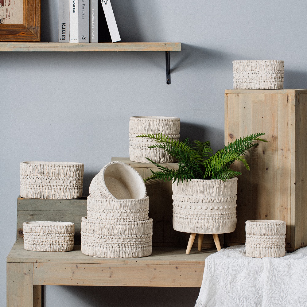 Wholesale embossed creative design garden tabletop decor planter pot cement succulent flower pots