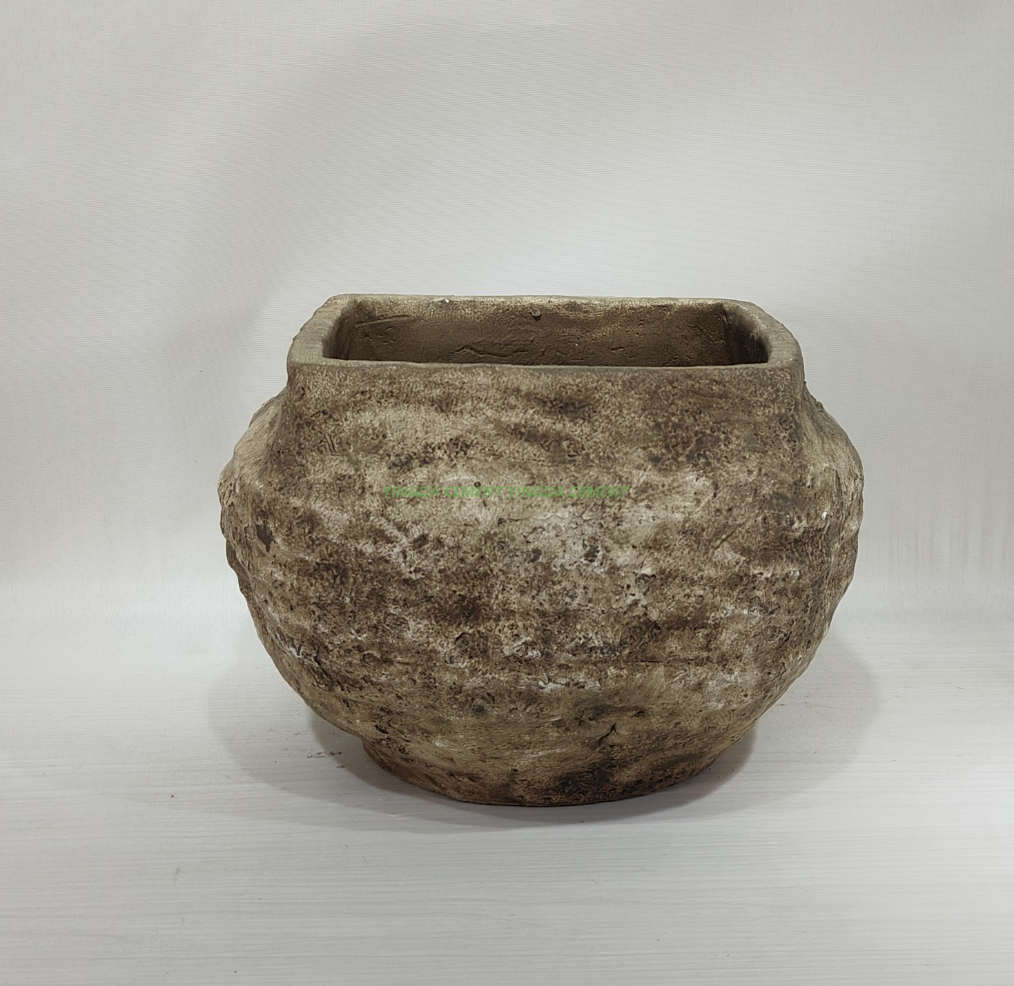 Wholesale new arrival balcony decoration succulent planter flower pot garden cement bonsai pot