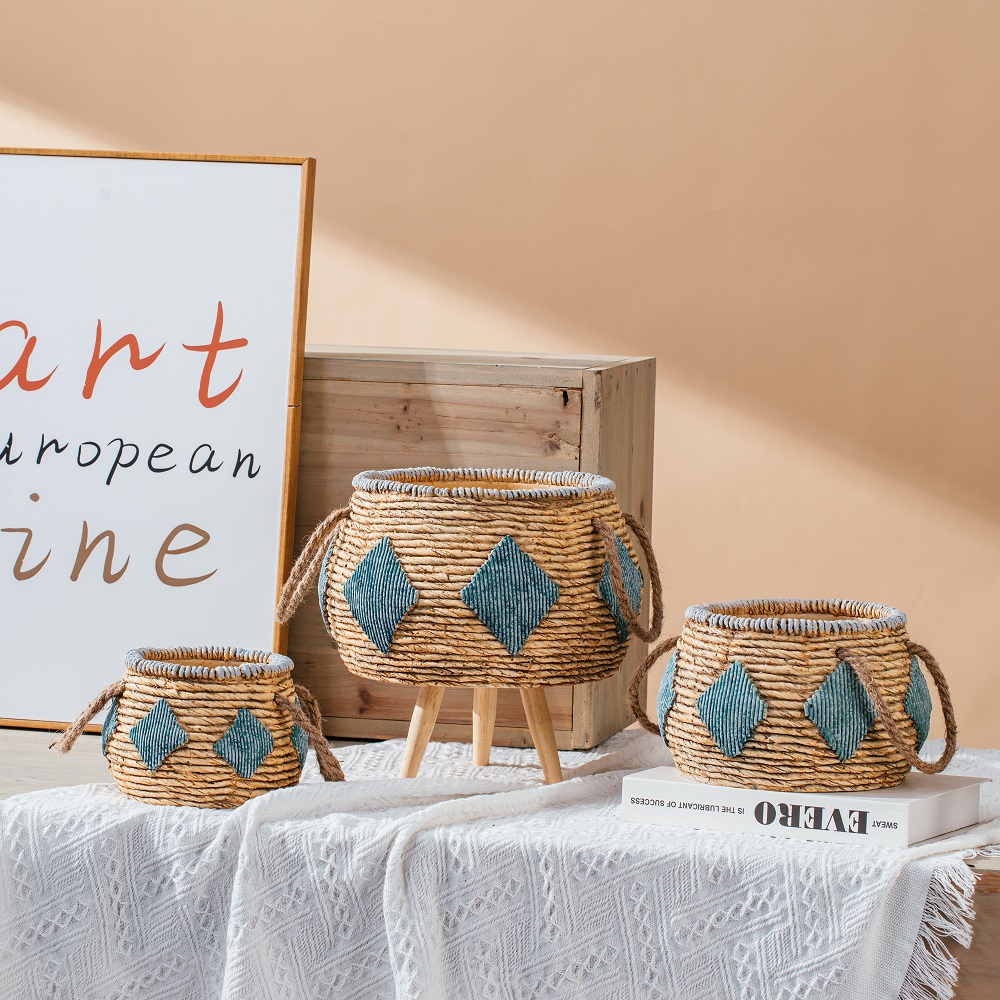 Modern novelty balcony decoration pot cement flower pot round hanging planter pots with jute handle