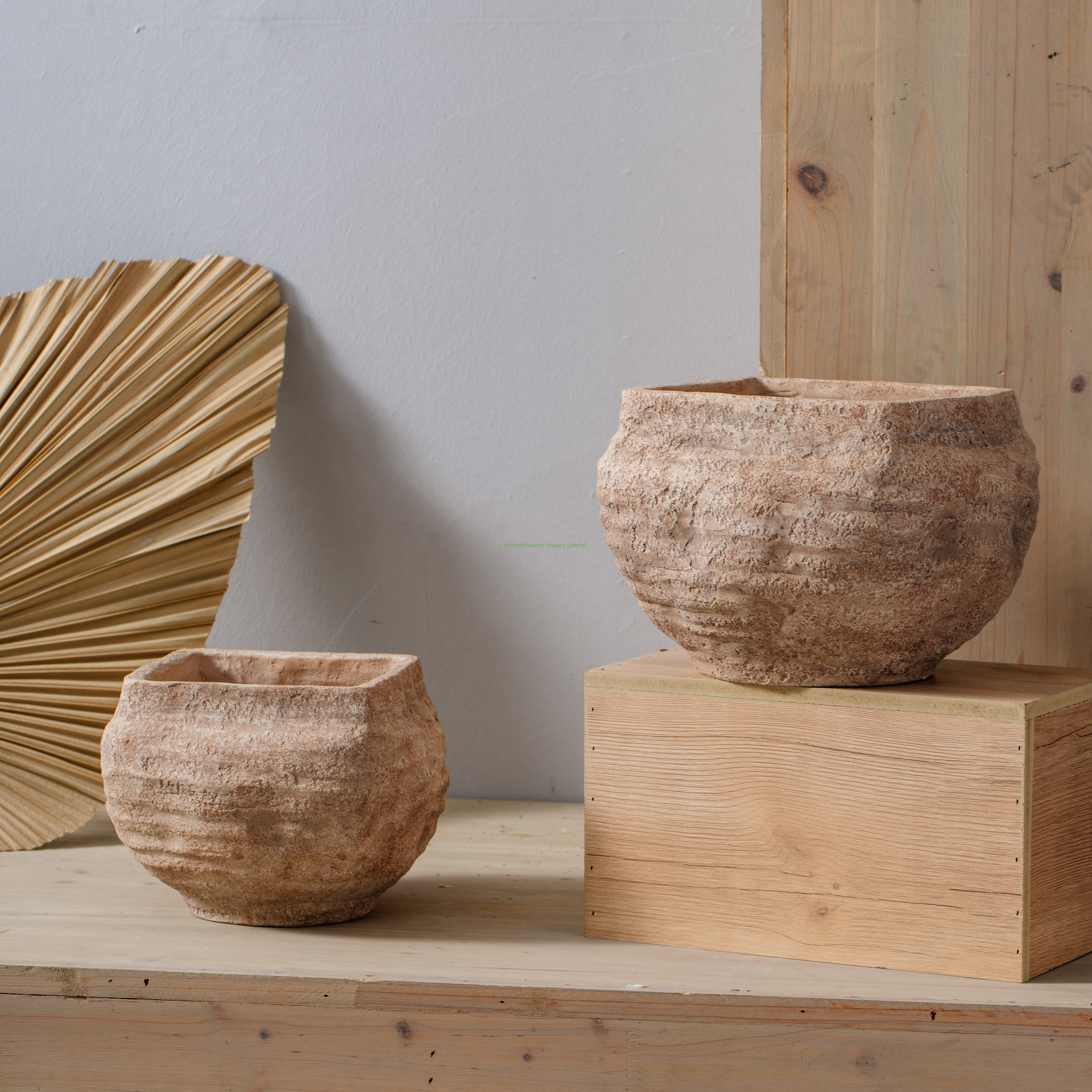 Wholesale decorative antique flower pot cement pot concrete planter garden pot