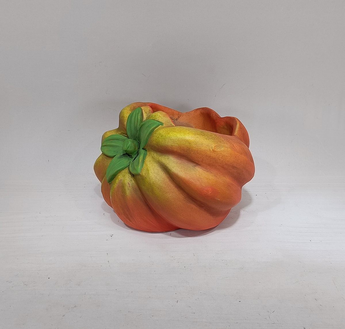 Tomato Shape Vegetable Design Flower Pot Embossed Modern Cement Garden Pot 