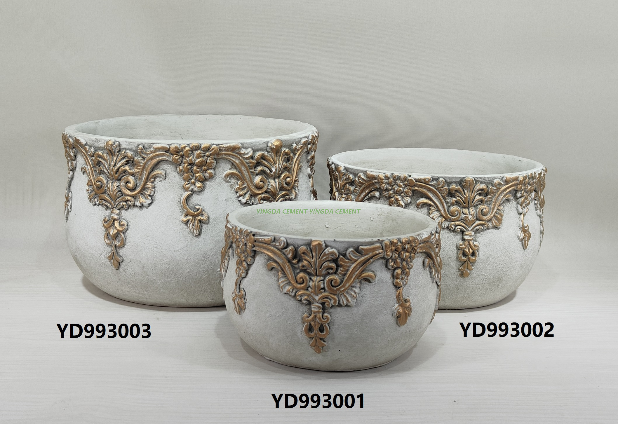 Modern Decorative Clay Planter Pot in Different Sizes