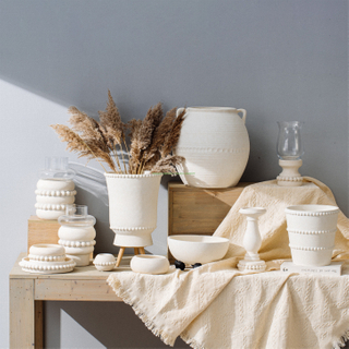 Hot Sale Round White Ceramic Flower Pot Set High Quality Porcelain Planter Pots With Stripe Vintage Home Decor Foam Finishing