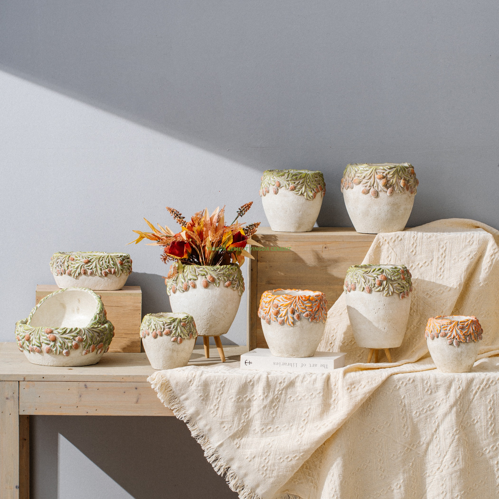 Coloured Small Size Round Cement Concrete Plant Pot and