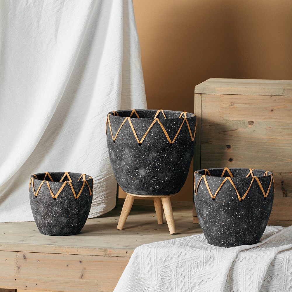 Factory direct sales cheap indoor tabletop modern home decor black matte cement flowers vase