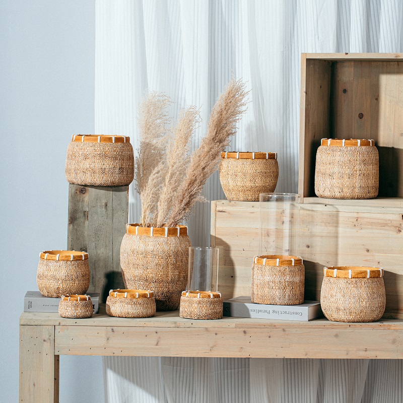 Wholesale Modern Home Decorate Glass Dome Candle Stands Big Clear Empty Candle Jar Cement Candle Holder