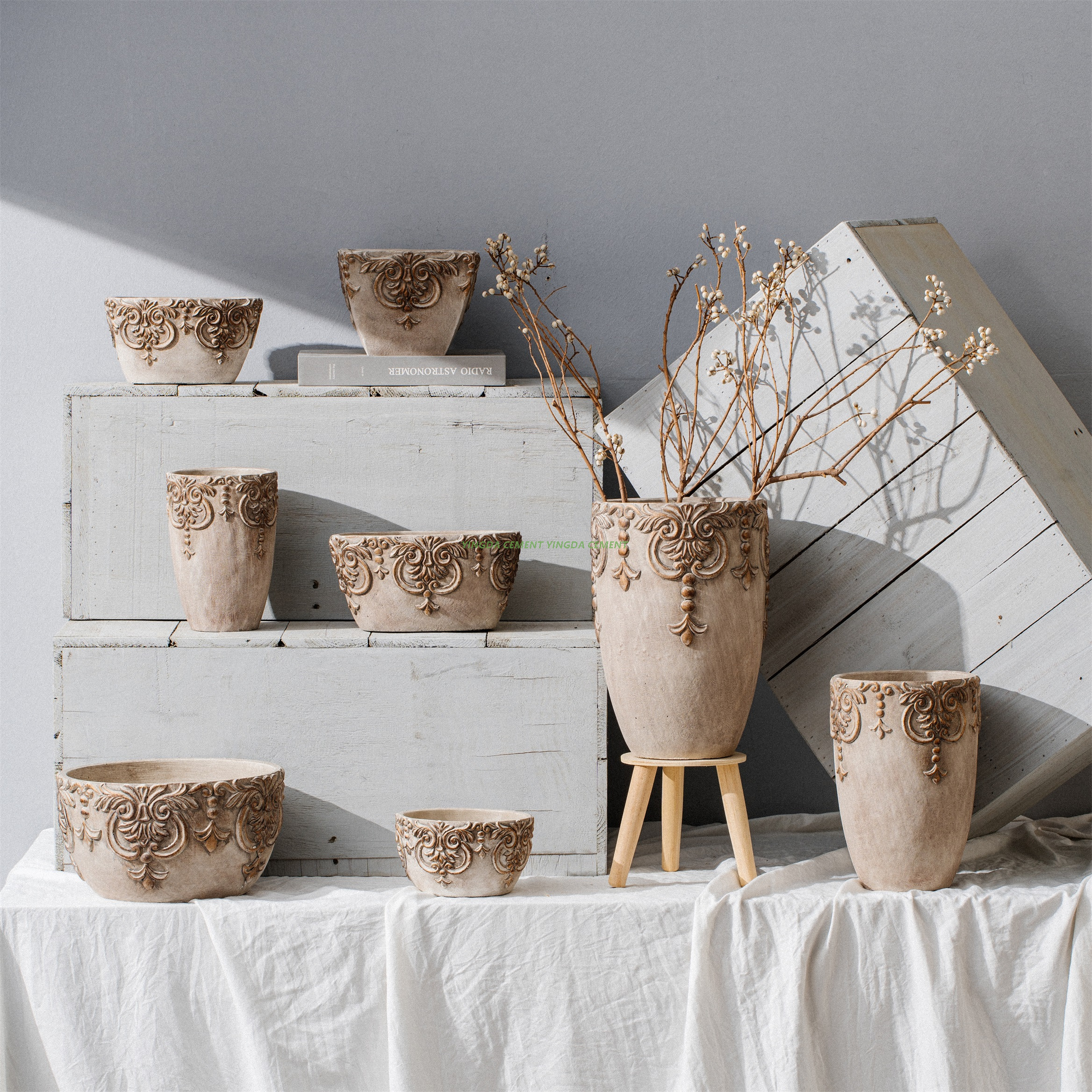 Custom Cheap Low MOQ Round Clay Hydroponics Small Plant Pots Decorative Cement Flower Pot Mini Indoor Planter